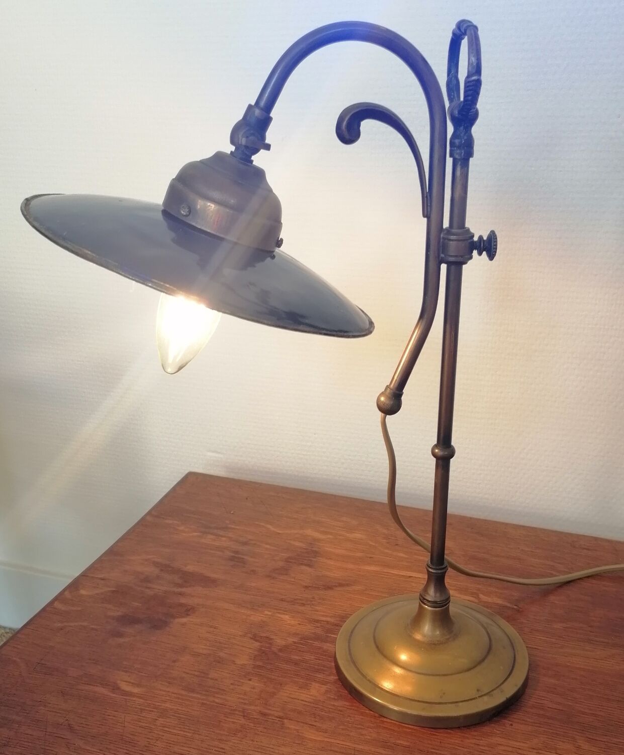 Antique desk lamp