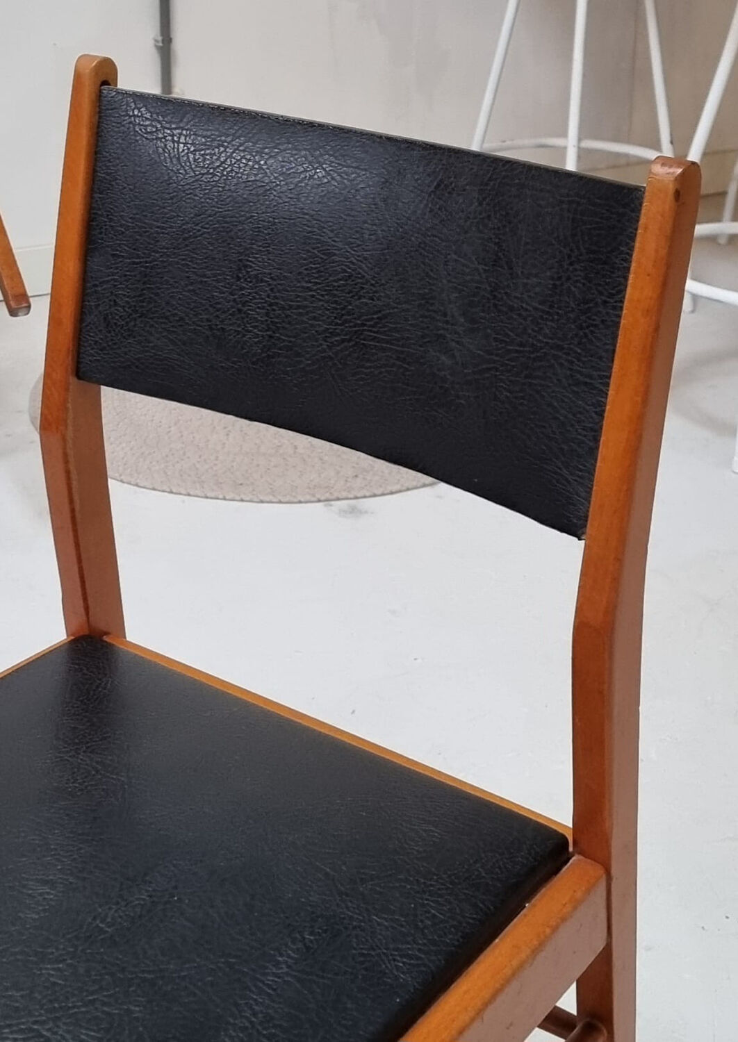 Chaises du milieu du siècle