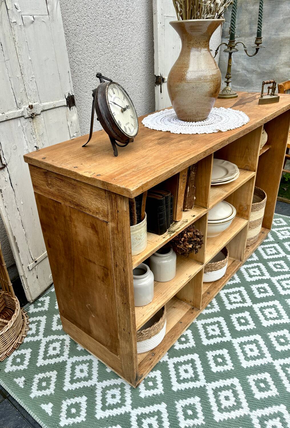 Trade furniture with locker