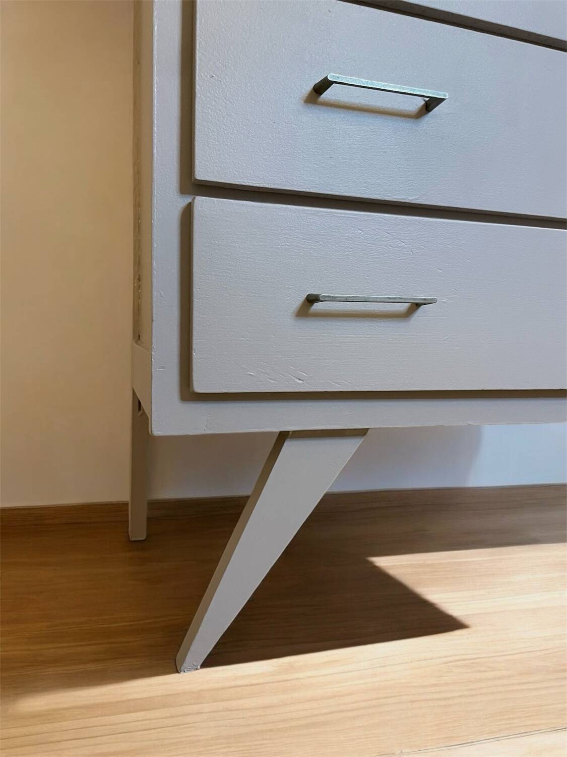 Commode vintage pieds compas