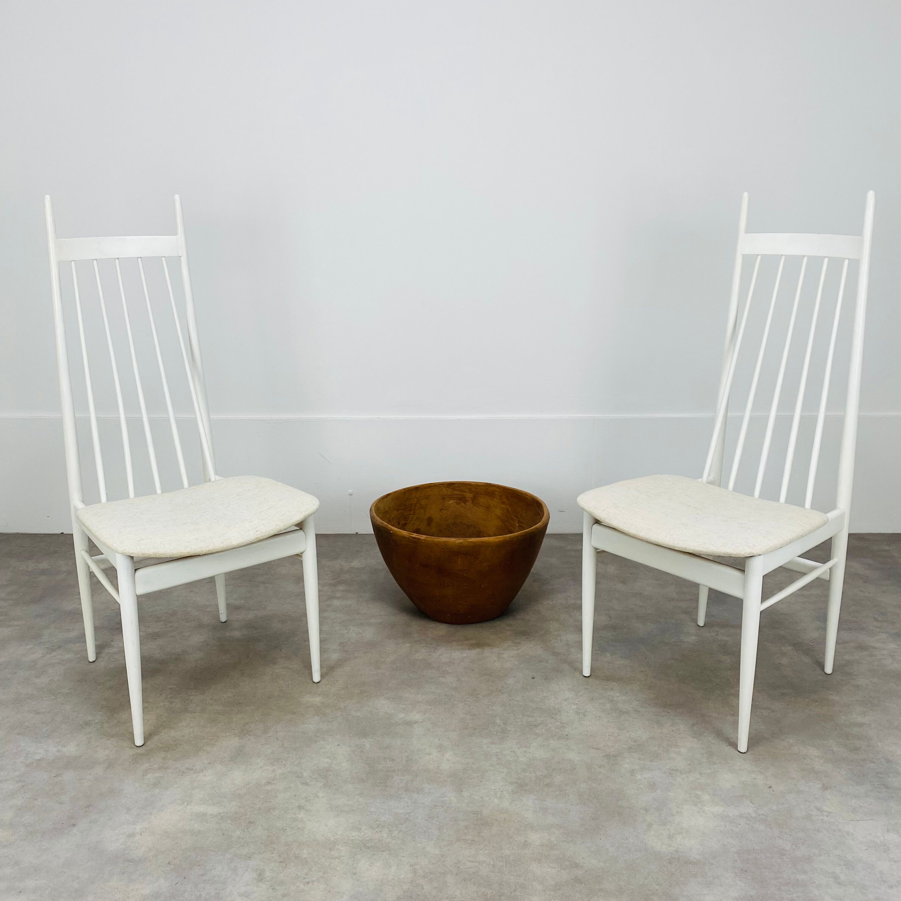 2 Scandinavian chairs with white bars from the 60s