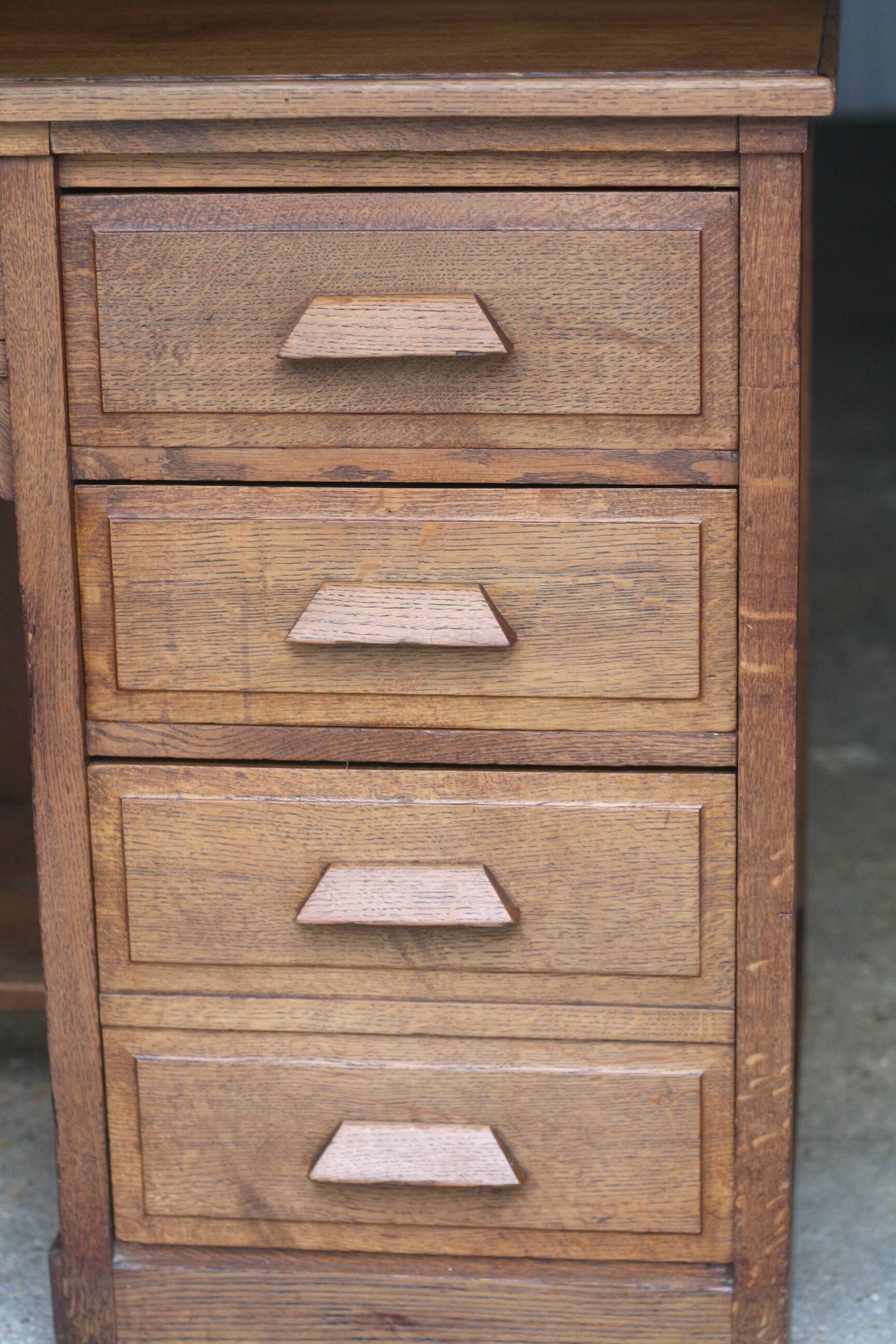American administration desk of very fine quality (1940s-1950s).