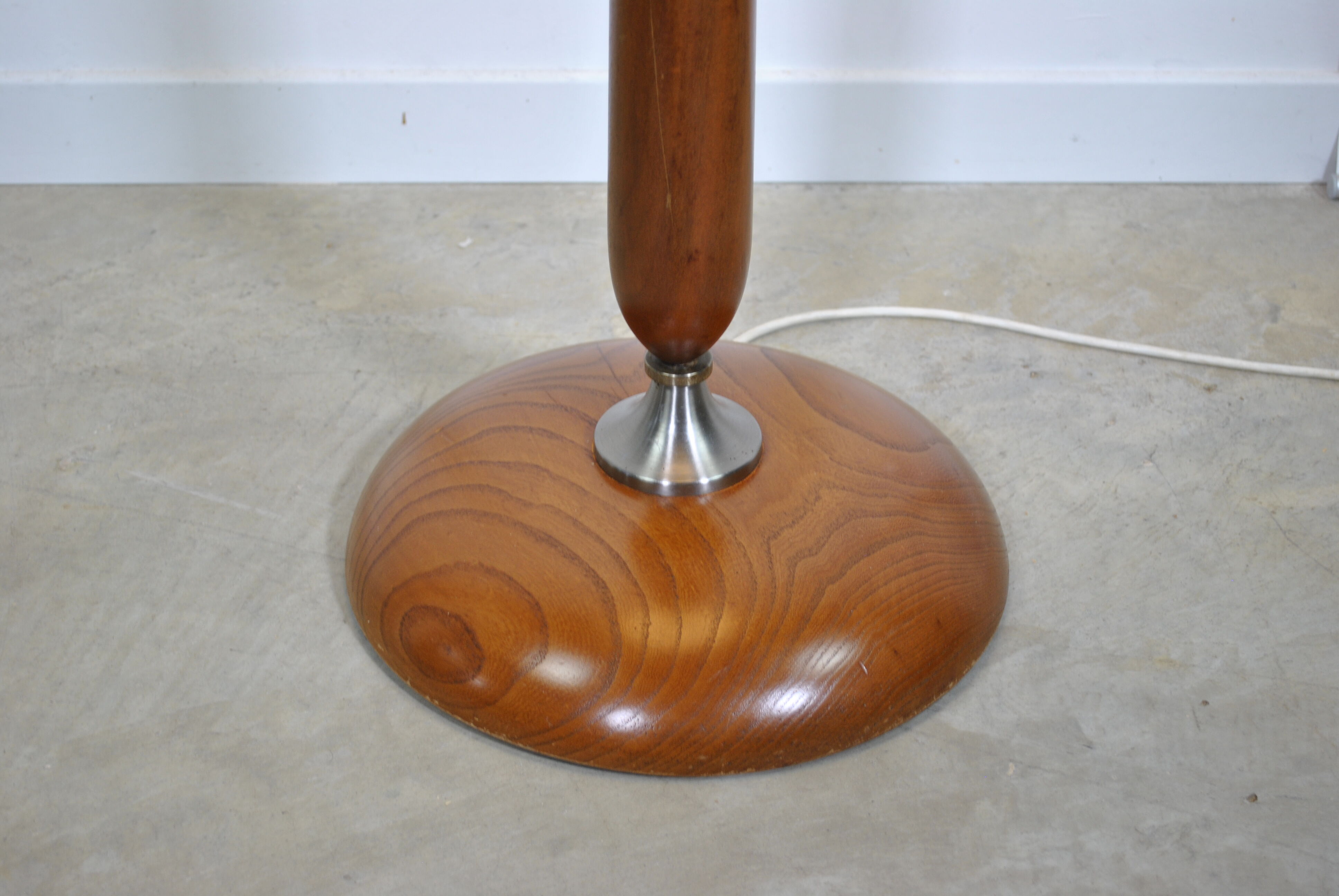 Wood floor lamp 1970
