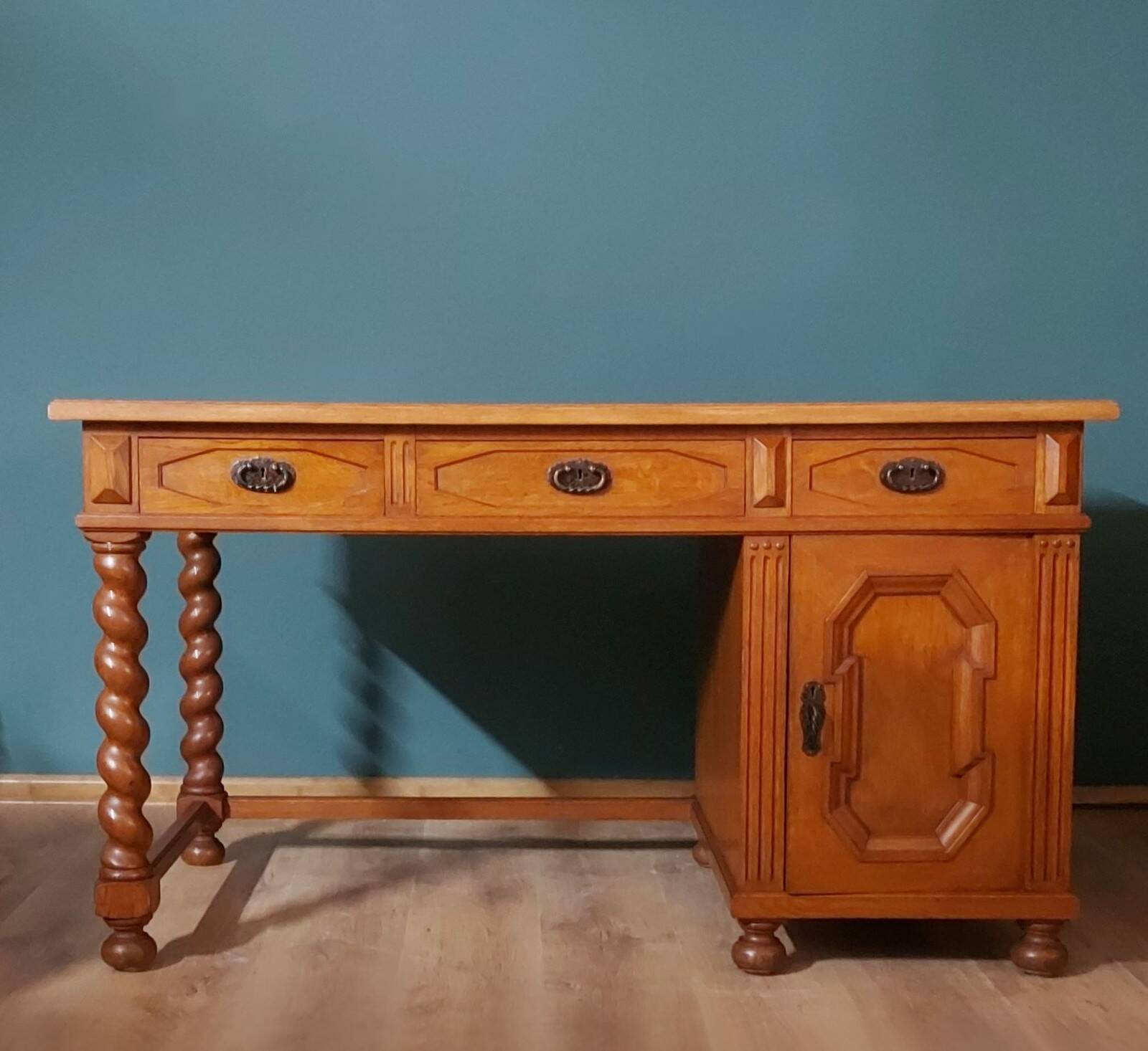 Bureau double face de la première moitié du XXe siècle, Scandinavie