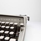 Typewriter Remington Monarch