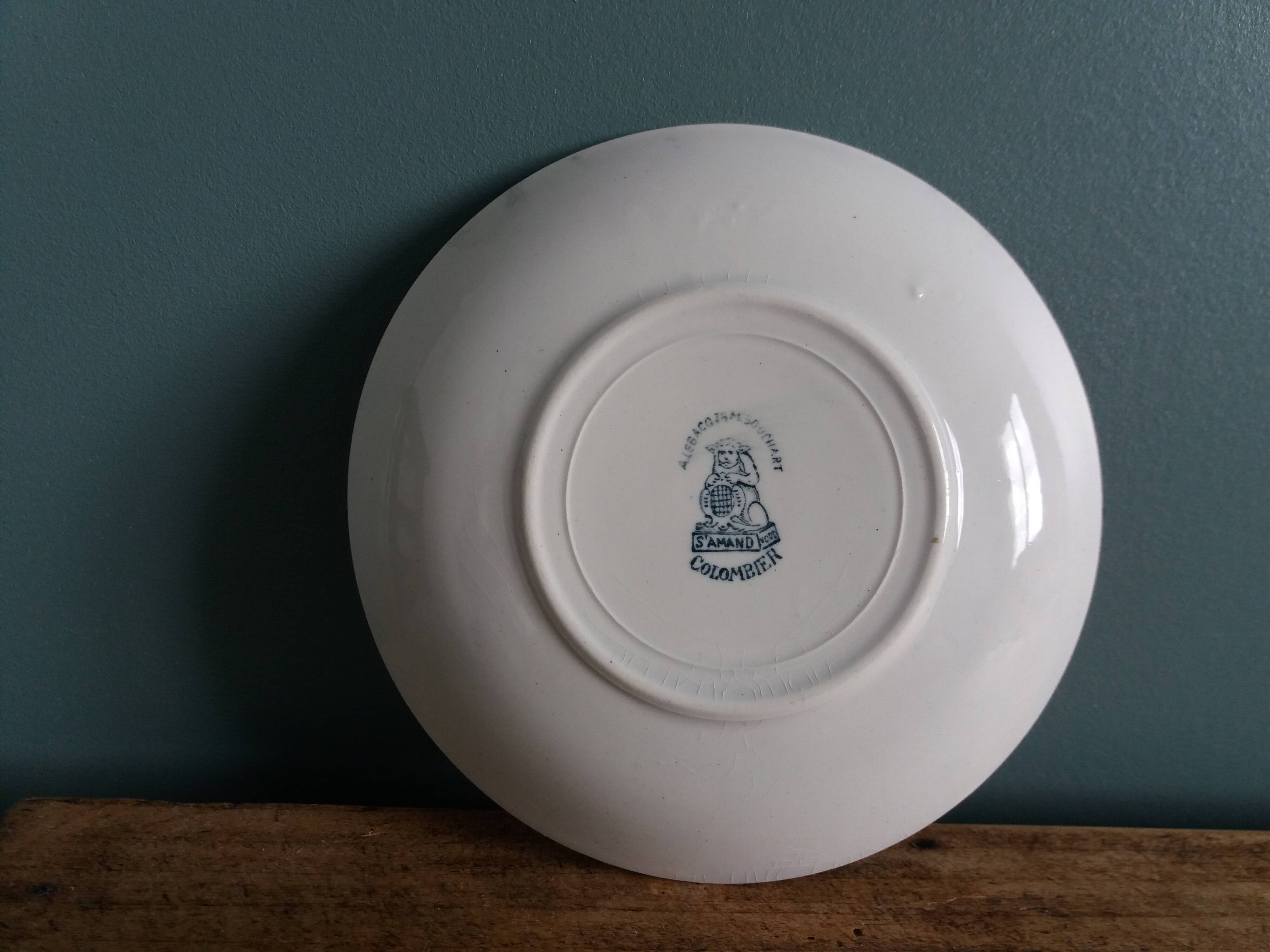 Assiette Saint Amand Lebacqz & Bouchart décor Colombier, début 20ème