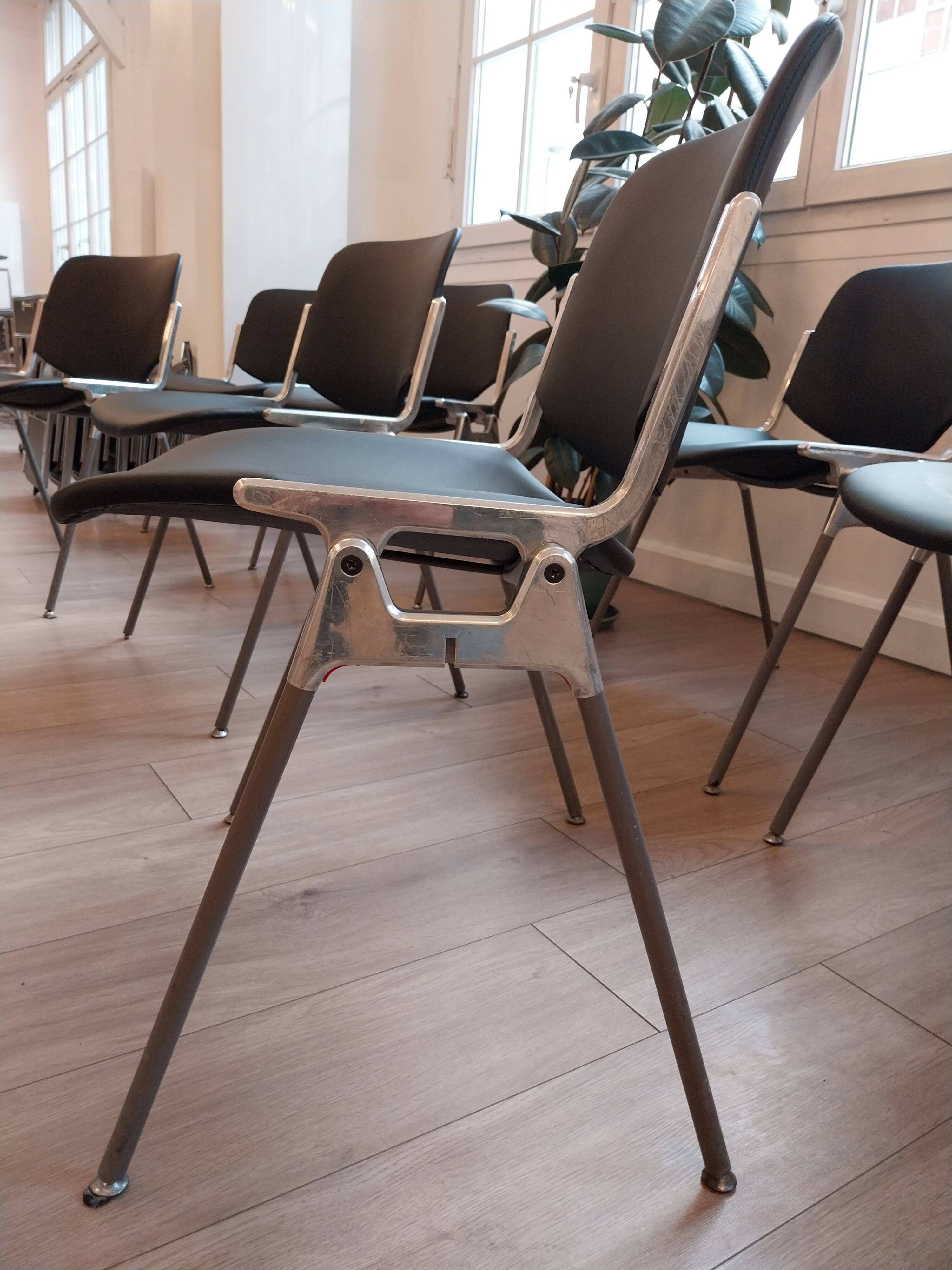 Lot de 6 chaises vintage DSC 106 – Giancarlo Piretti pour Anonima Castelli