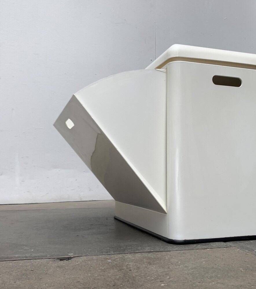 Italian laundry basket from the mid-century space age, 1960s