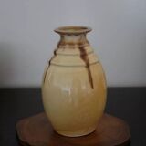 Vase en céramique vernissé jaune