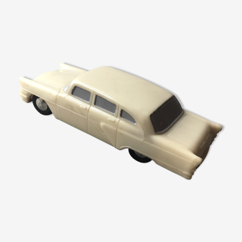 Jouet modèle reduit soviétique voiture  “tchaïka” en bakelite