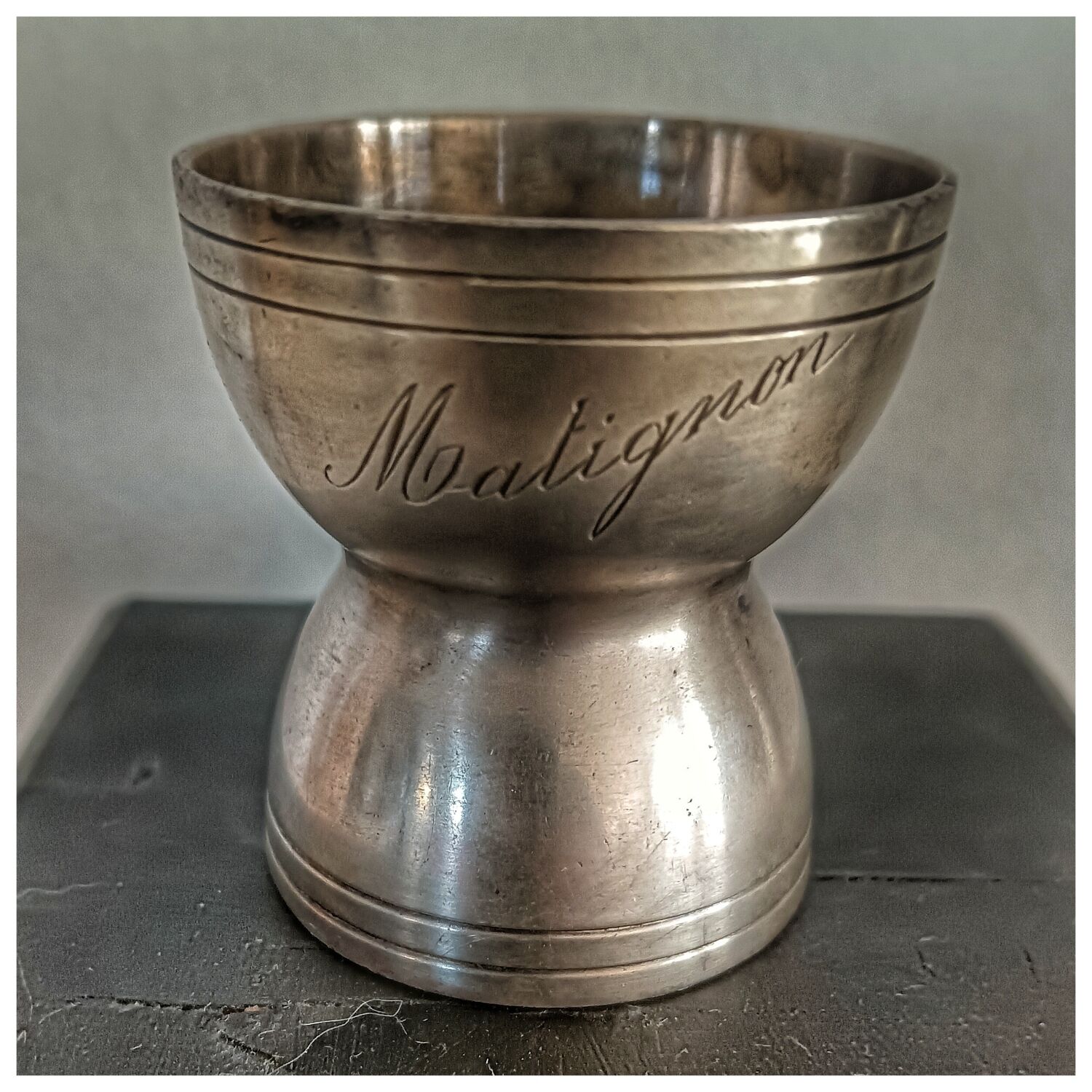 Engraved shell Matignon in silver metal