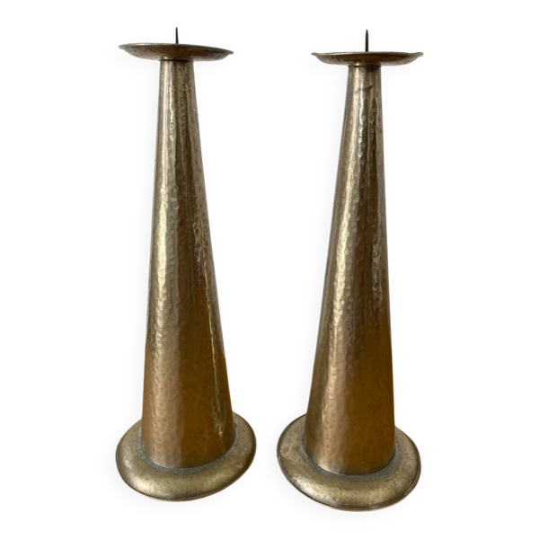 Paire de bougeoirs métal martelé
