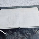 Bureau en métal