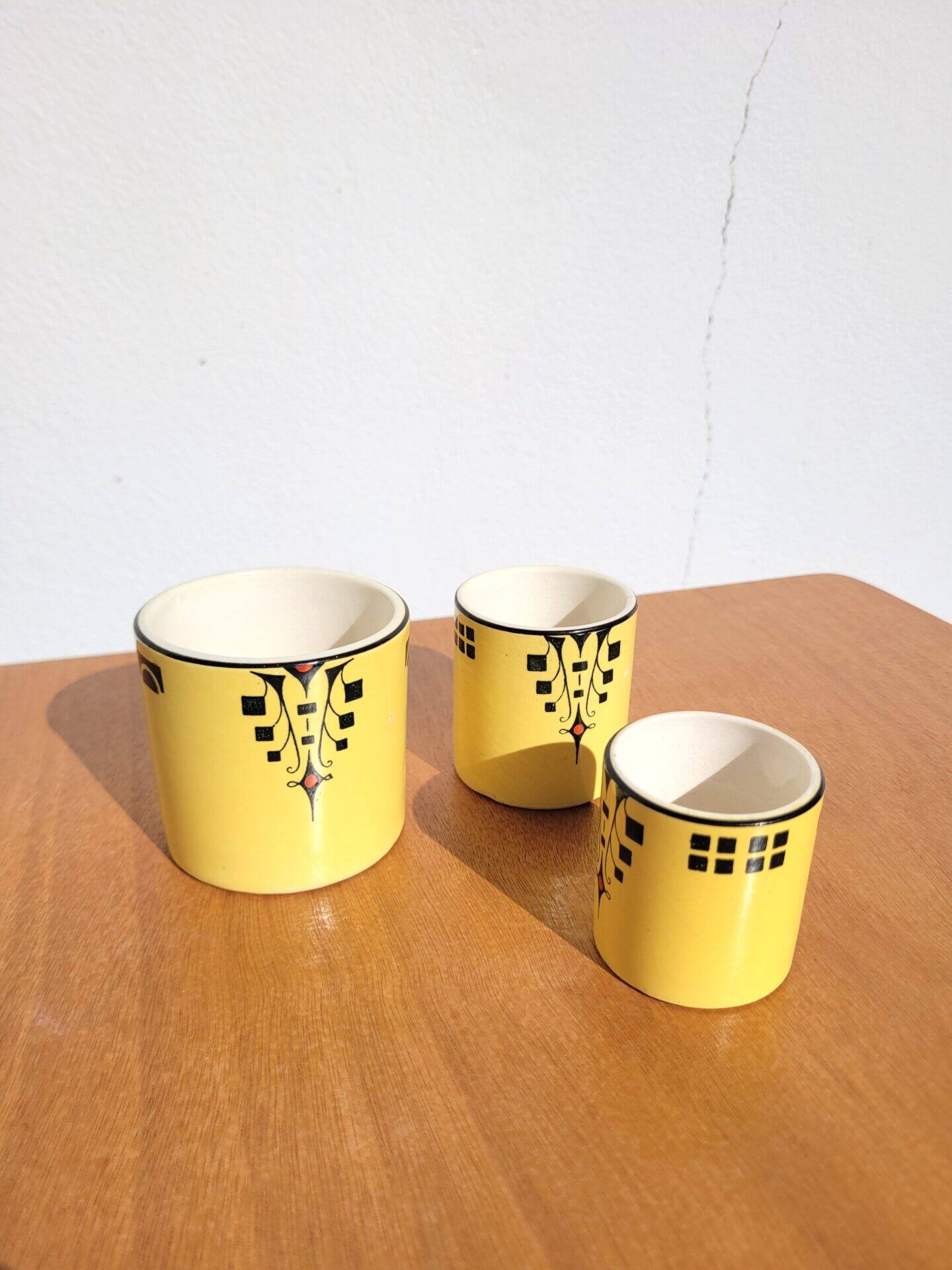 Set of 3 small Art Deco pots De Bruyn Fives