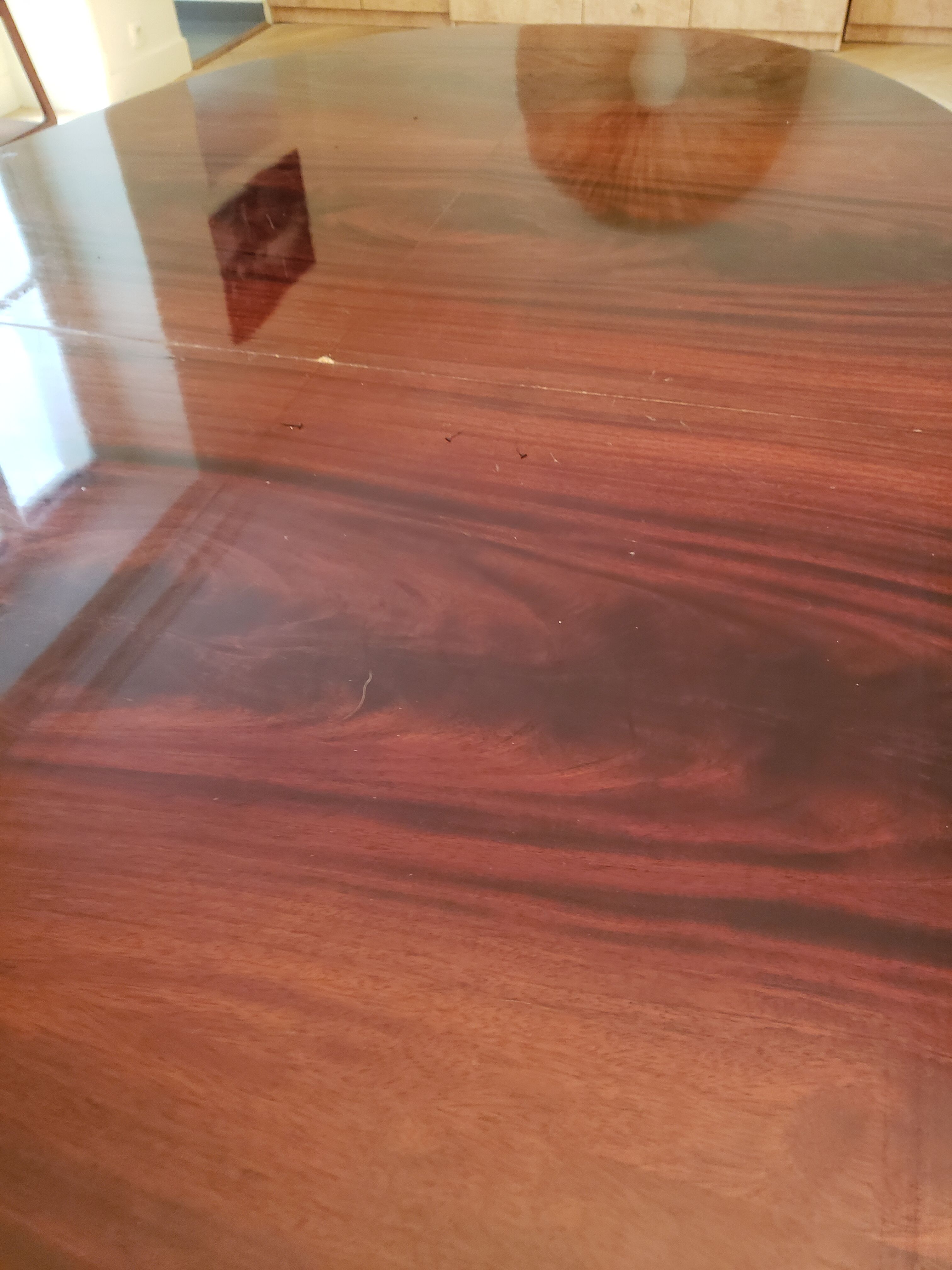 Louis XVI oval table in mahogany, 2 extensions