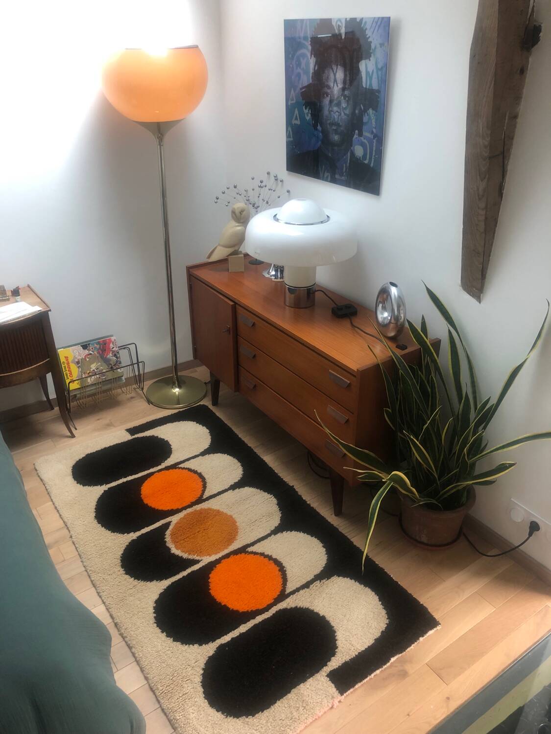 Space age vintage rug