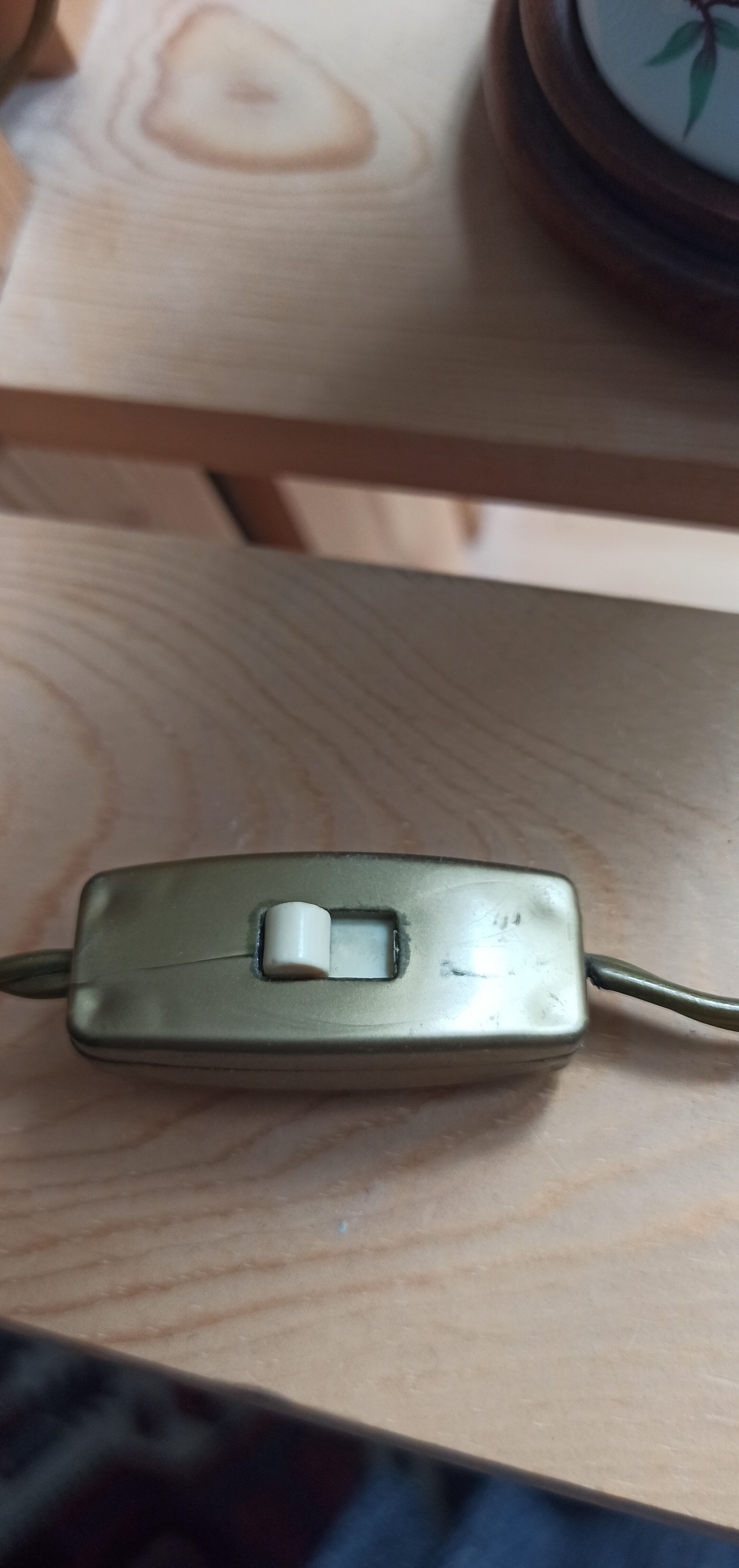 Pair of floral pattern bedside lamps