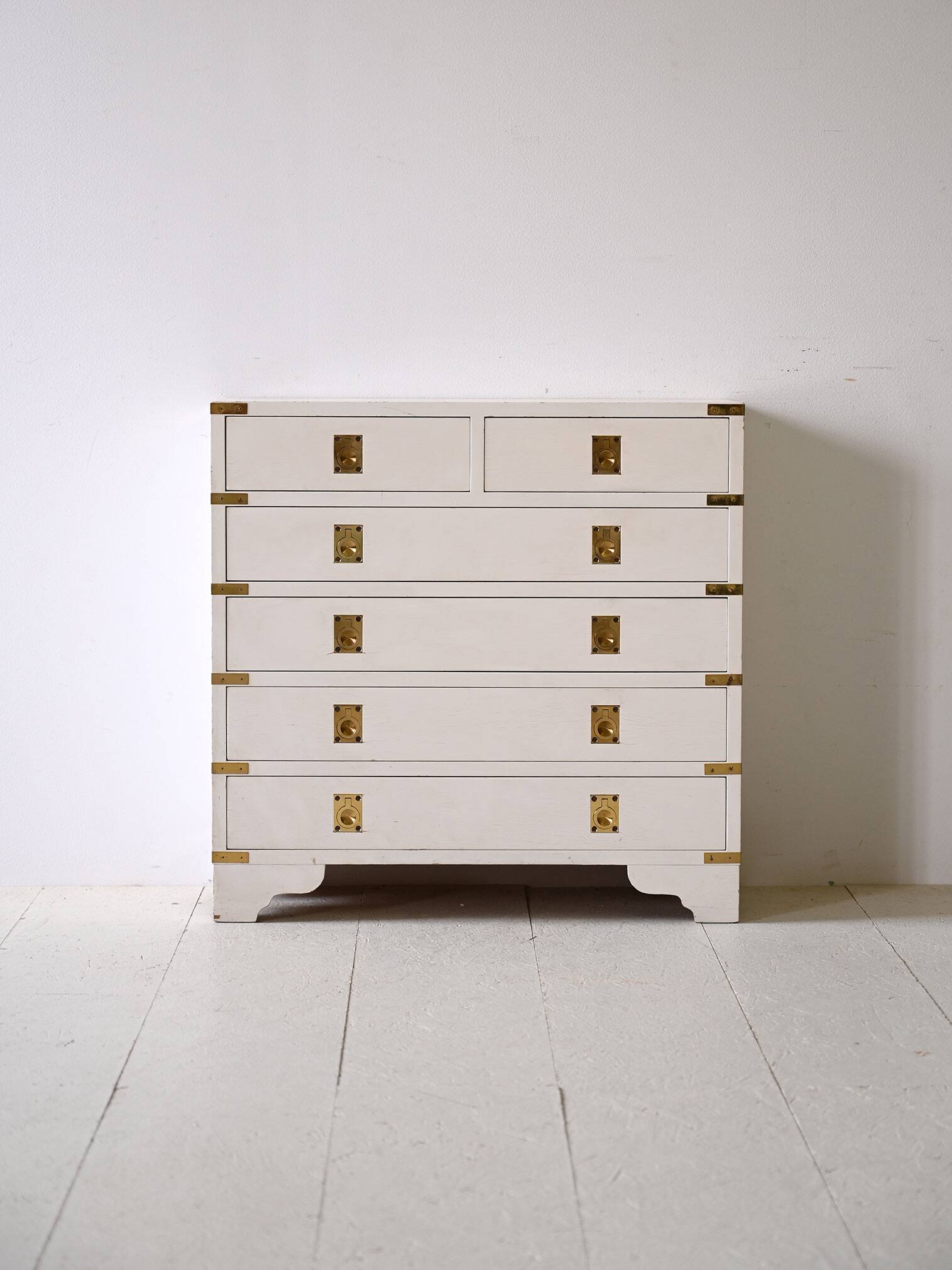 White 6-drawer chest of drawers