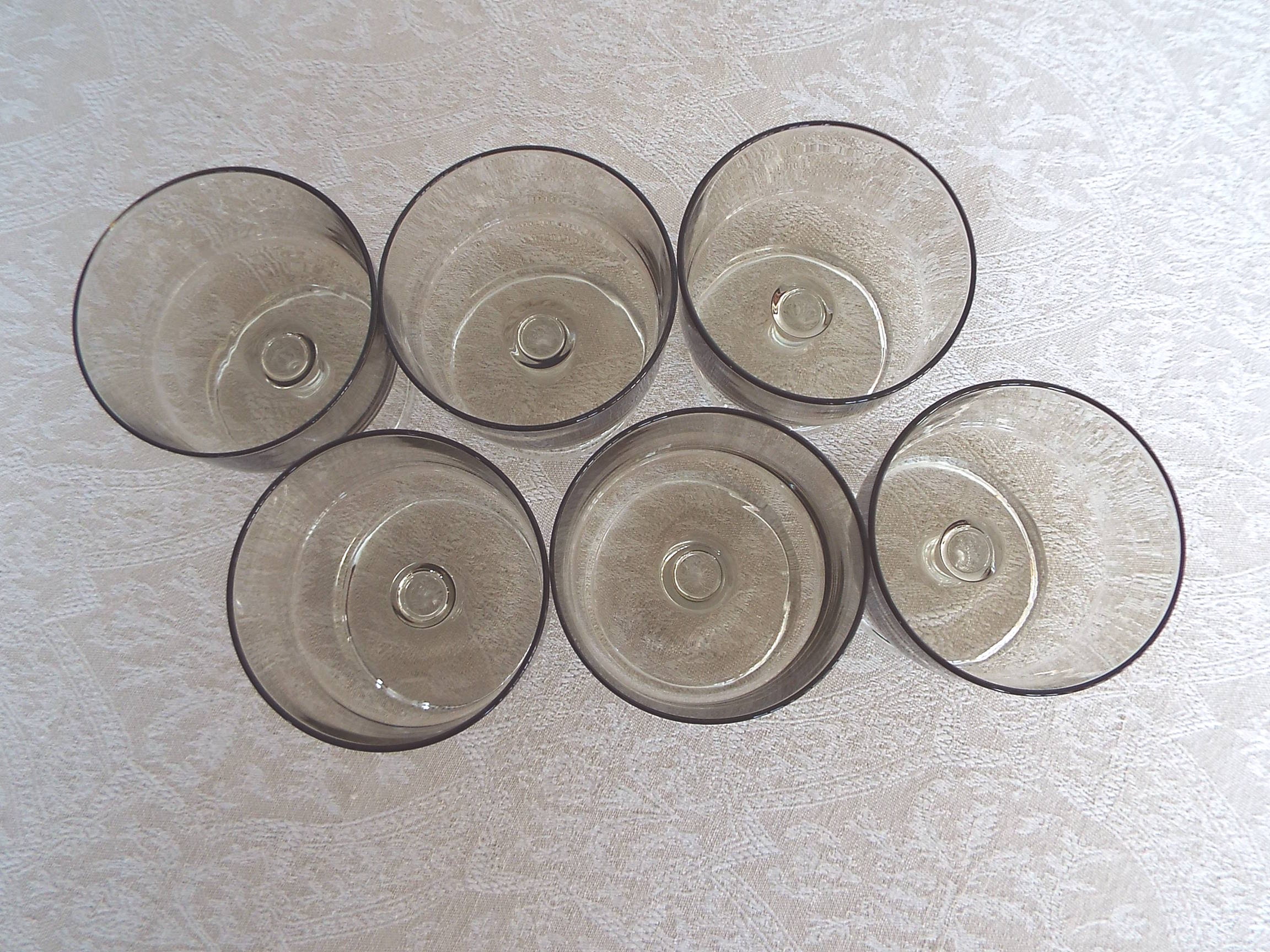 6 glasses of champagne cavalier in smoked glass