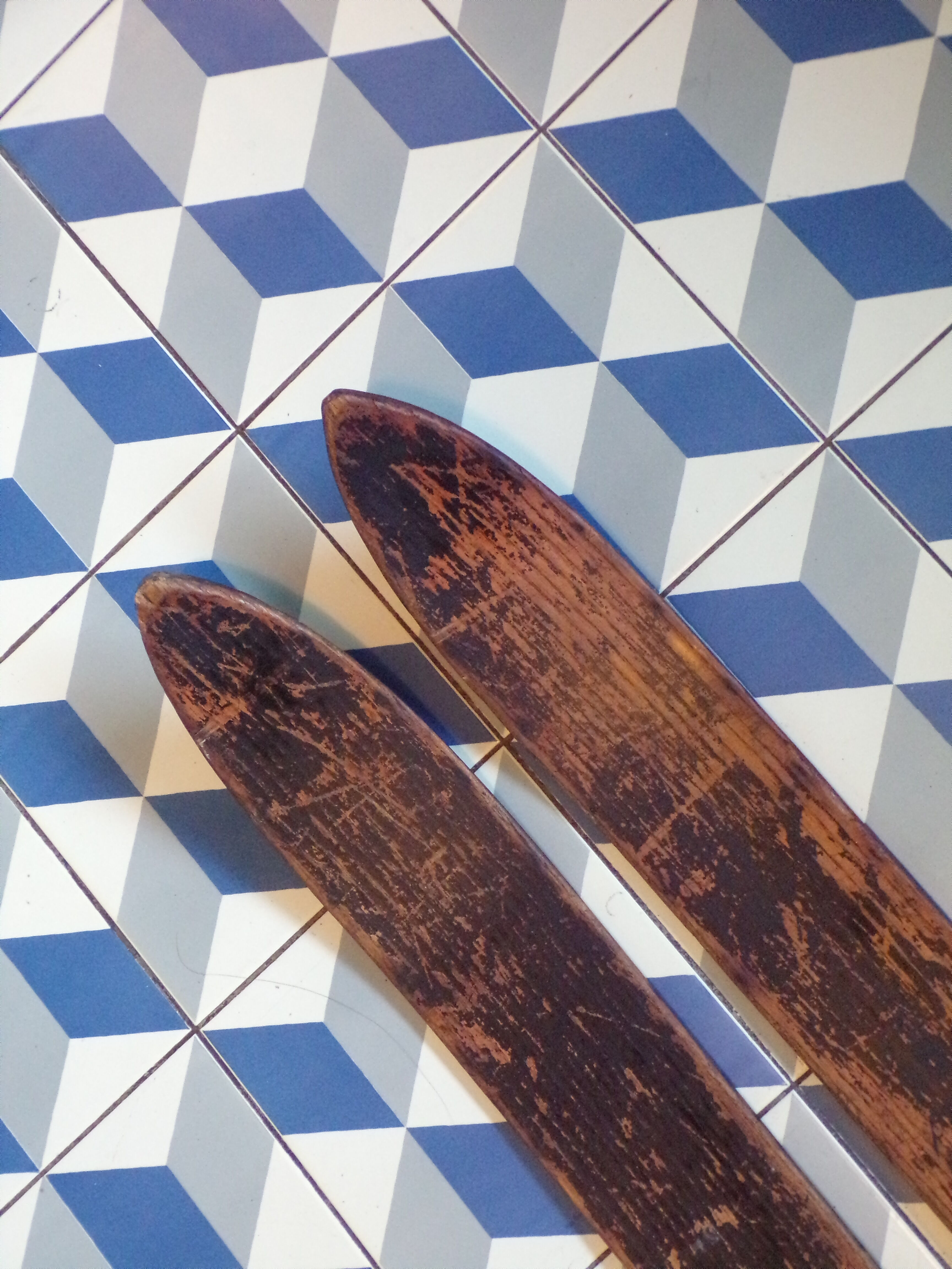 Pair of vintage wooden skis 208 cm