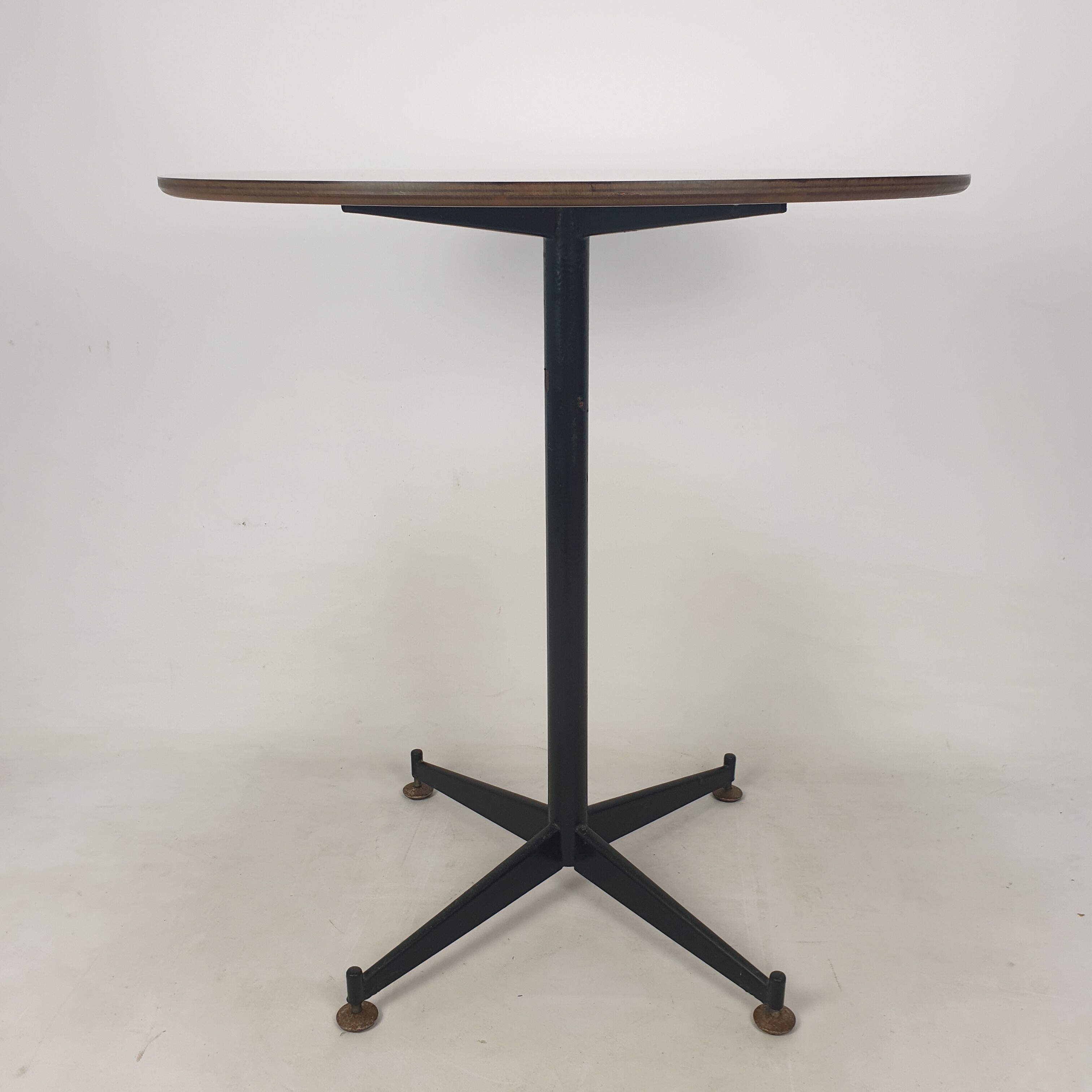 Table à manger ou d’appoint italienne années 1960