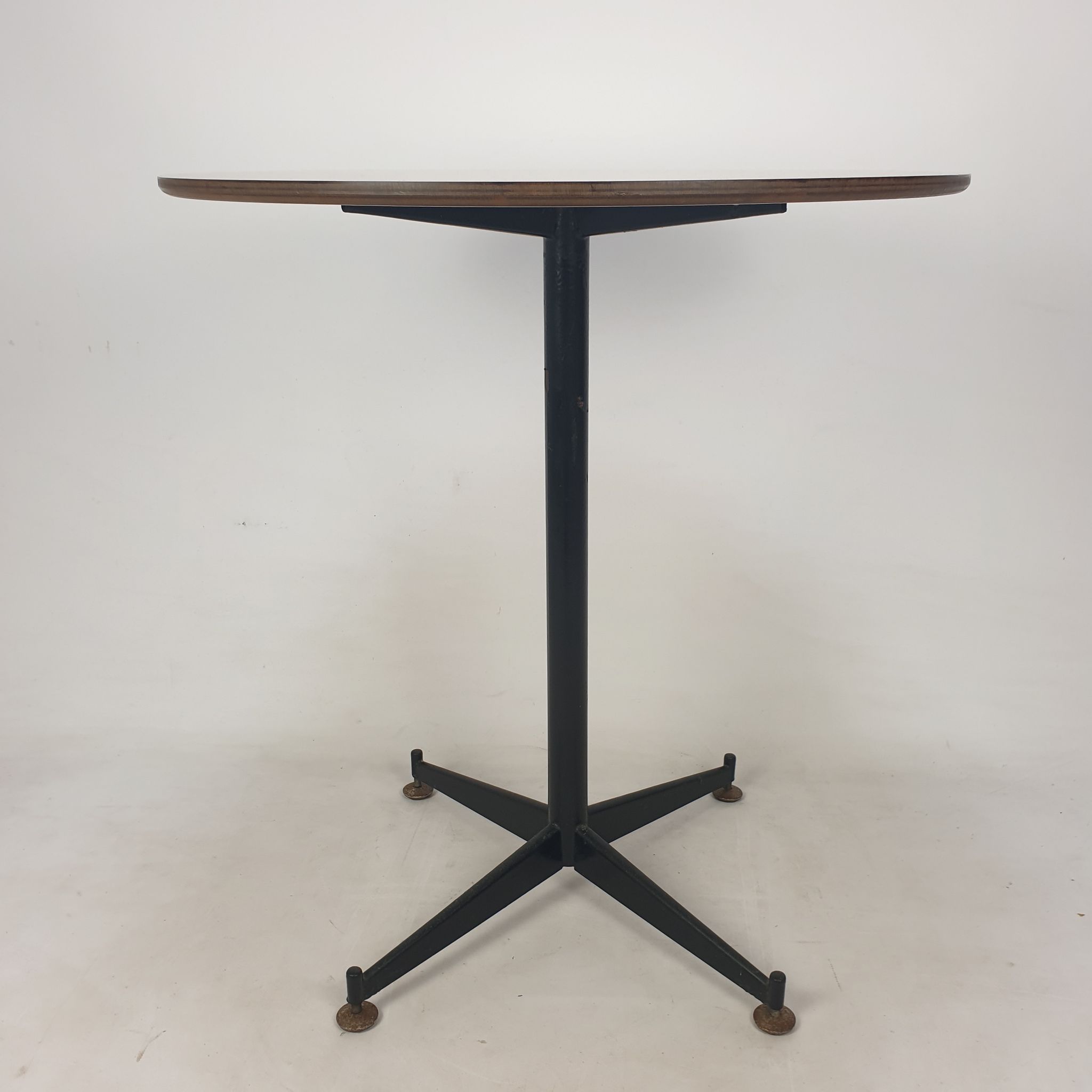 Table à manger ou d’appoint italienne années 1960