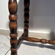 Vintage low stool in solid wood with turned legs – 1950