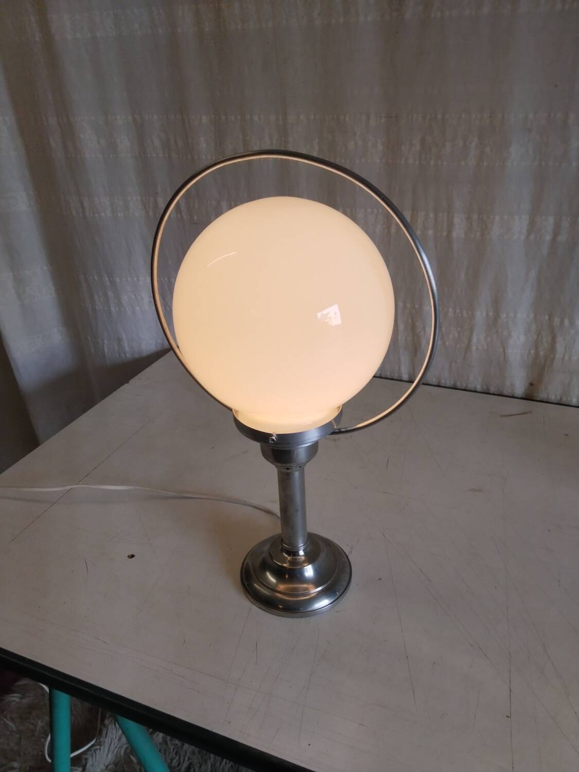 Table lamp in tin and opaline globe - mid 20th century