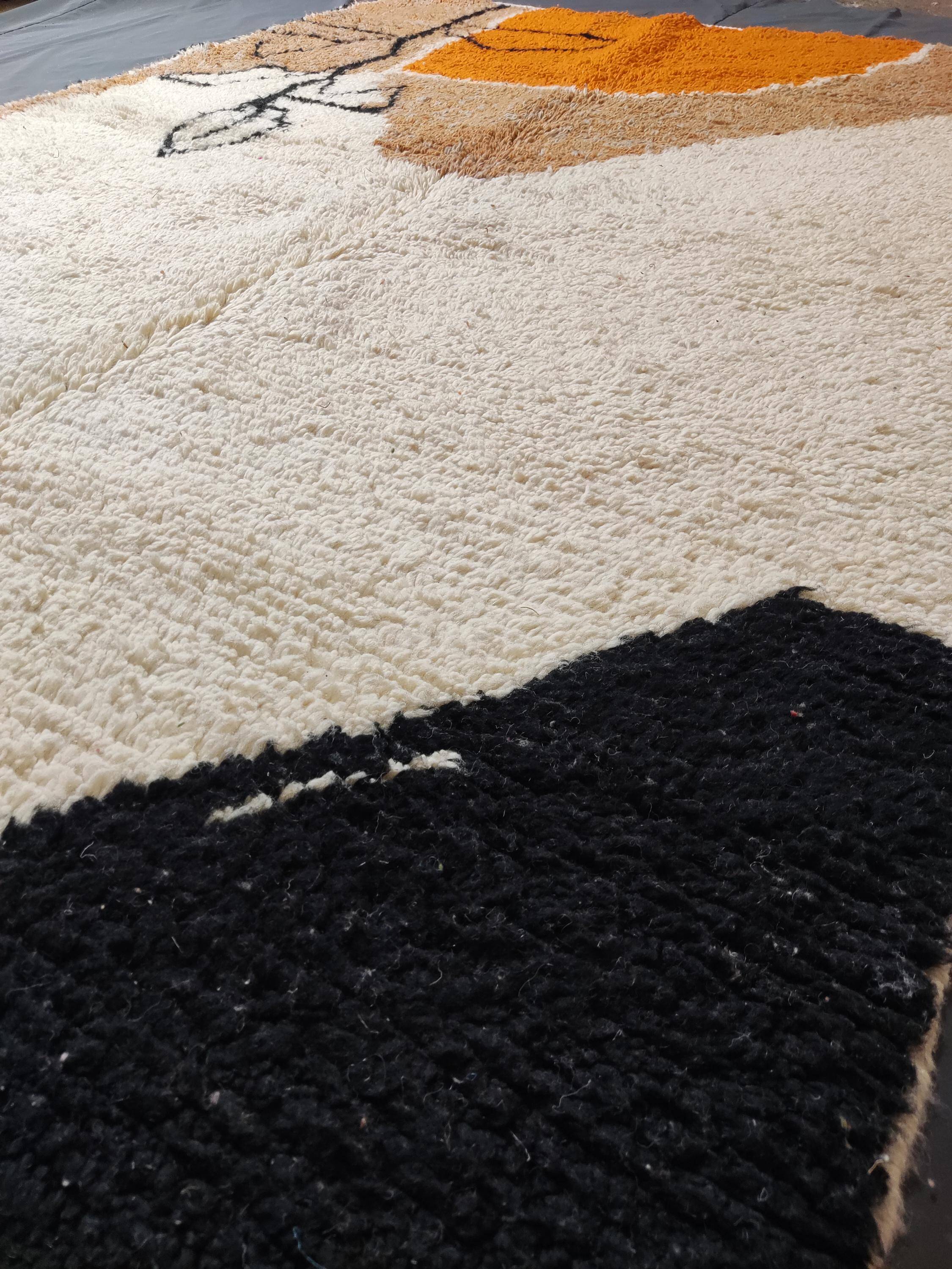 Traditional wool rug Morocco 3 x 2 m