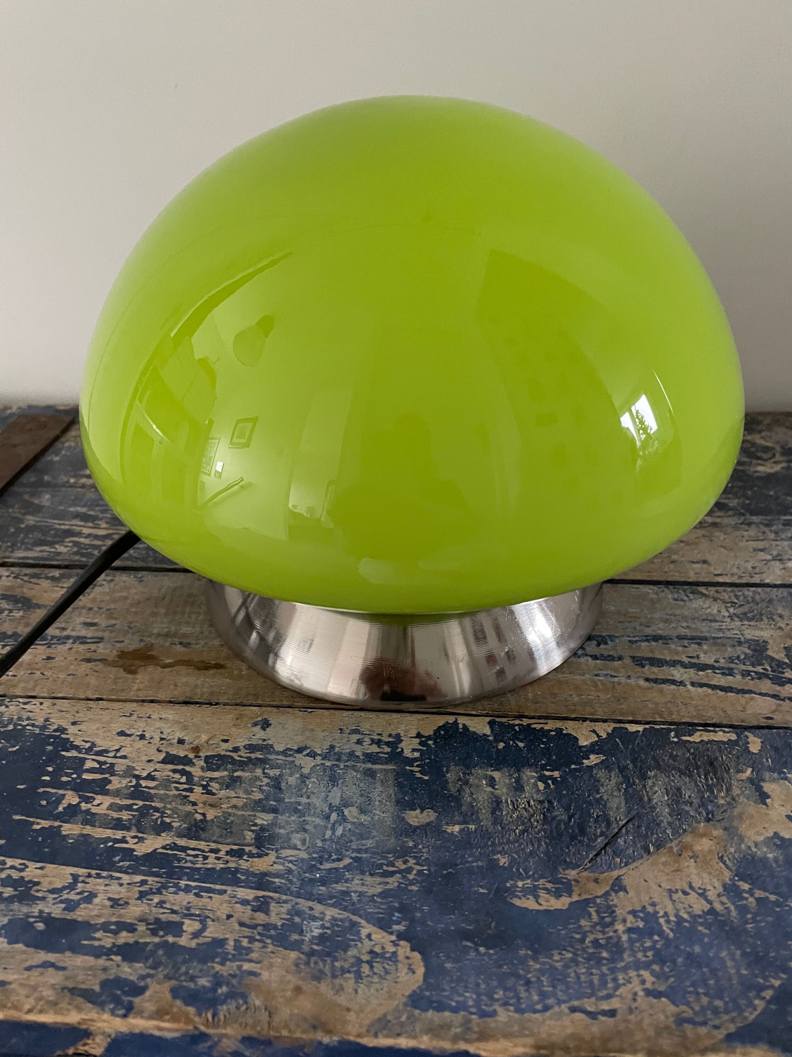 Green UFO touch touch mushroom lamp