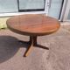 Extendable round table for 4 to 6 people, wood.