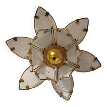 Applique fleur de lotus en verre cerclée laiton doré