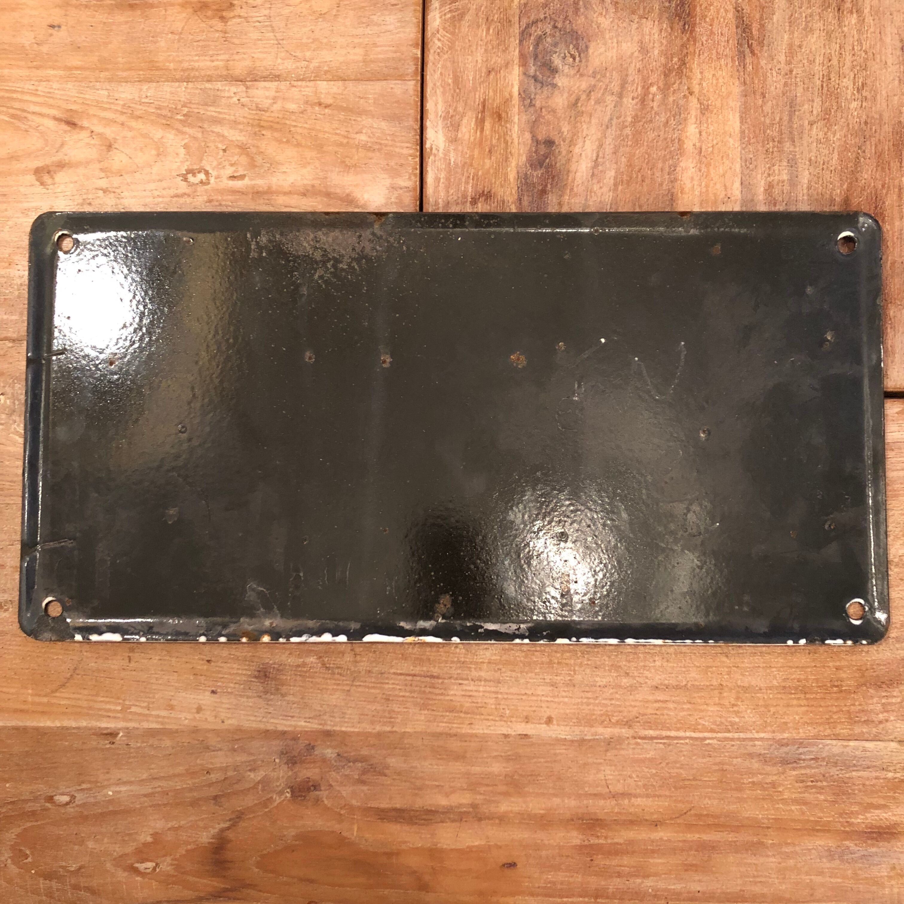 Plaque émaillée d’utilité