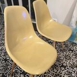 Lot of 2 DSW chairs in yellow fibre with oak dowel, light oak, Eames, Herman Miller.