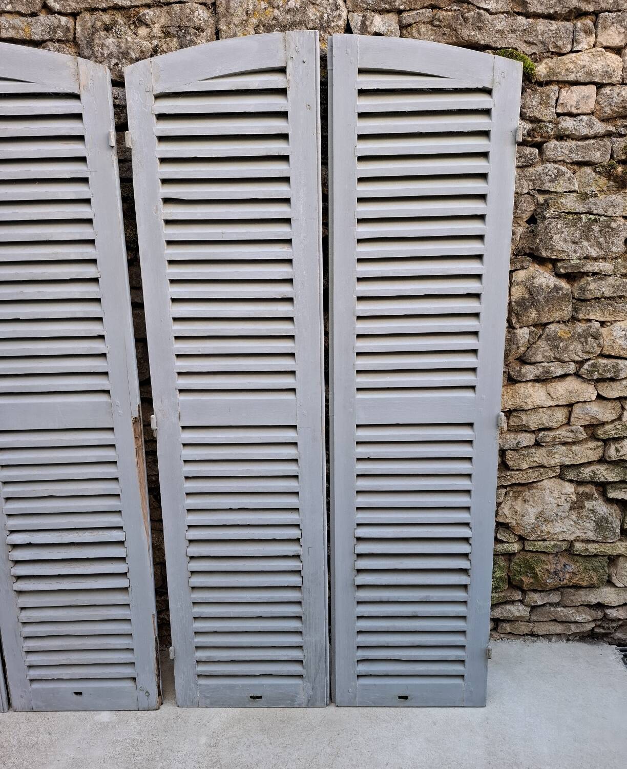 Louvered shutters