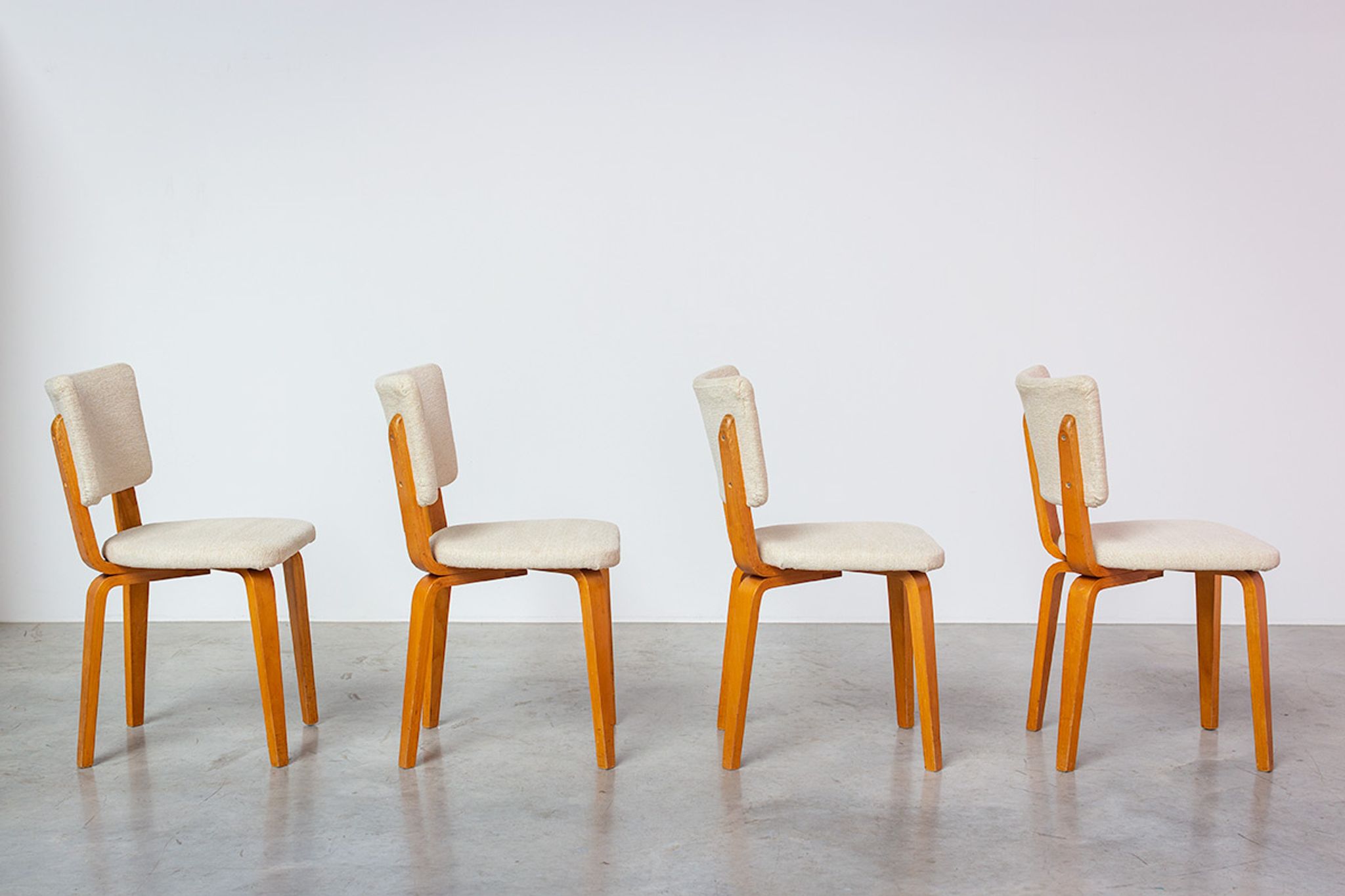 4 chaises de Cor Alons bois 1950