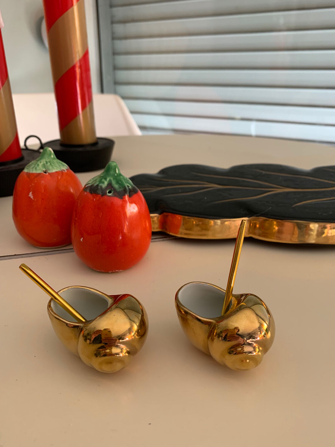 Pepper shaker porcelain limoges