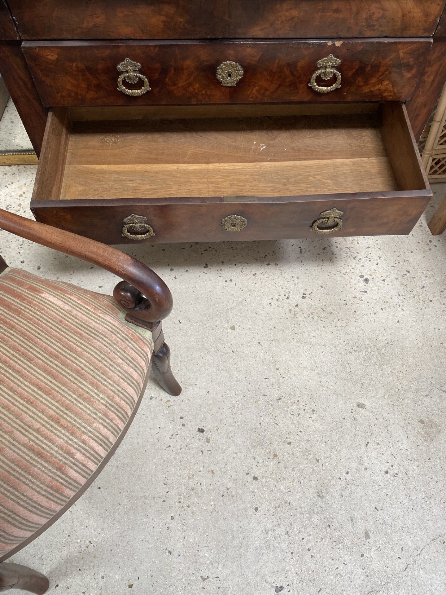 Chest of drawers in wood and gray marble with 4 drawers nineteenth century