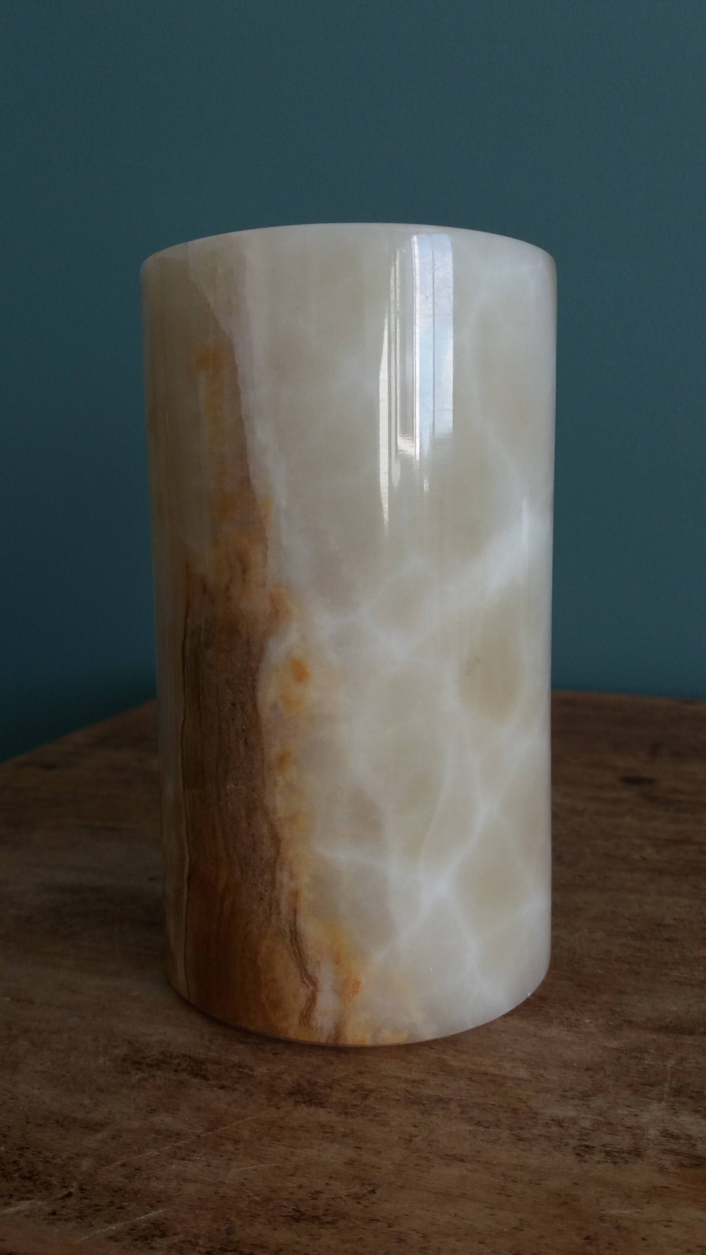 Vase pot for brushes and pencils in marble or onyx.