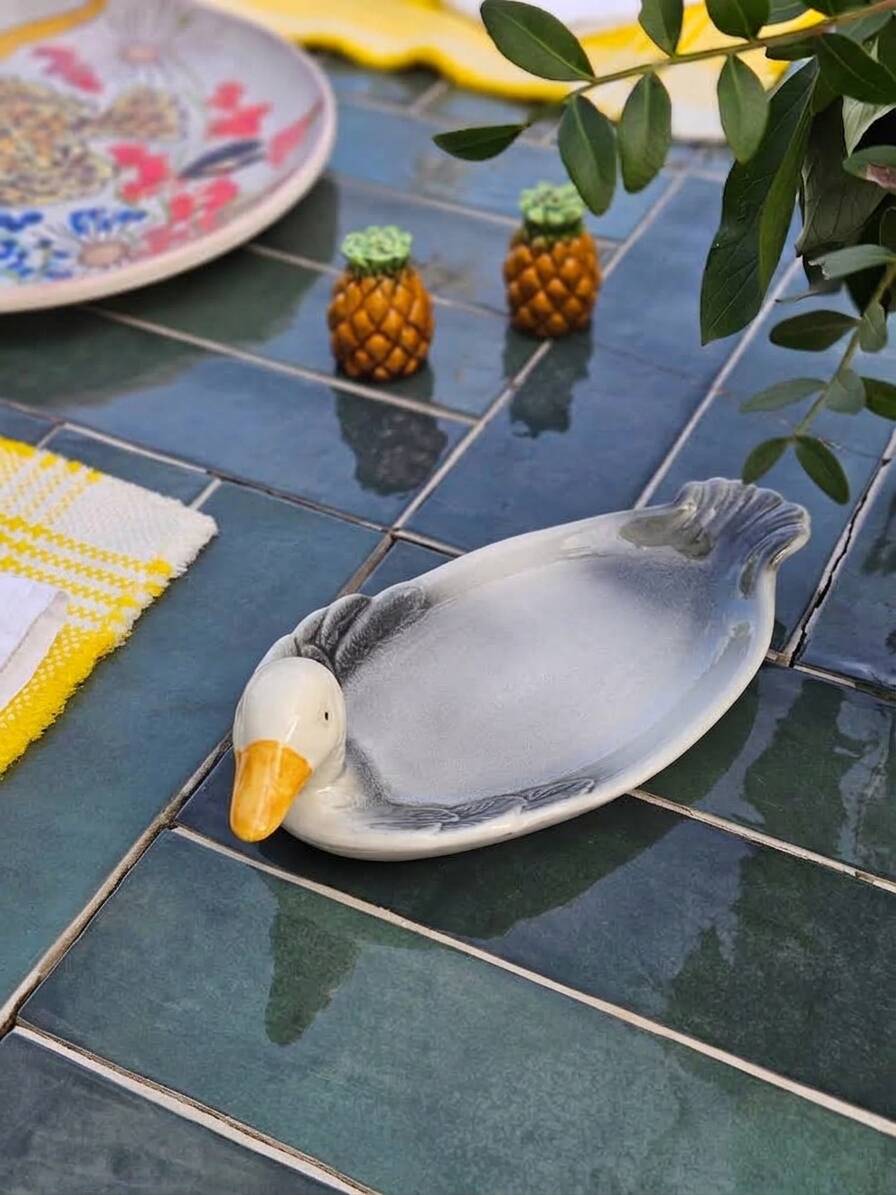 Plate barbotine duck / goose (French pottery)