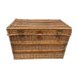 Wicker trunk