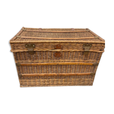 Wicker trunk