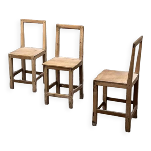 trio chaises minimalistes
