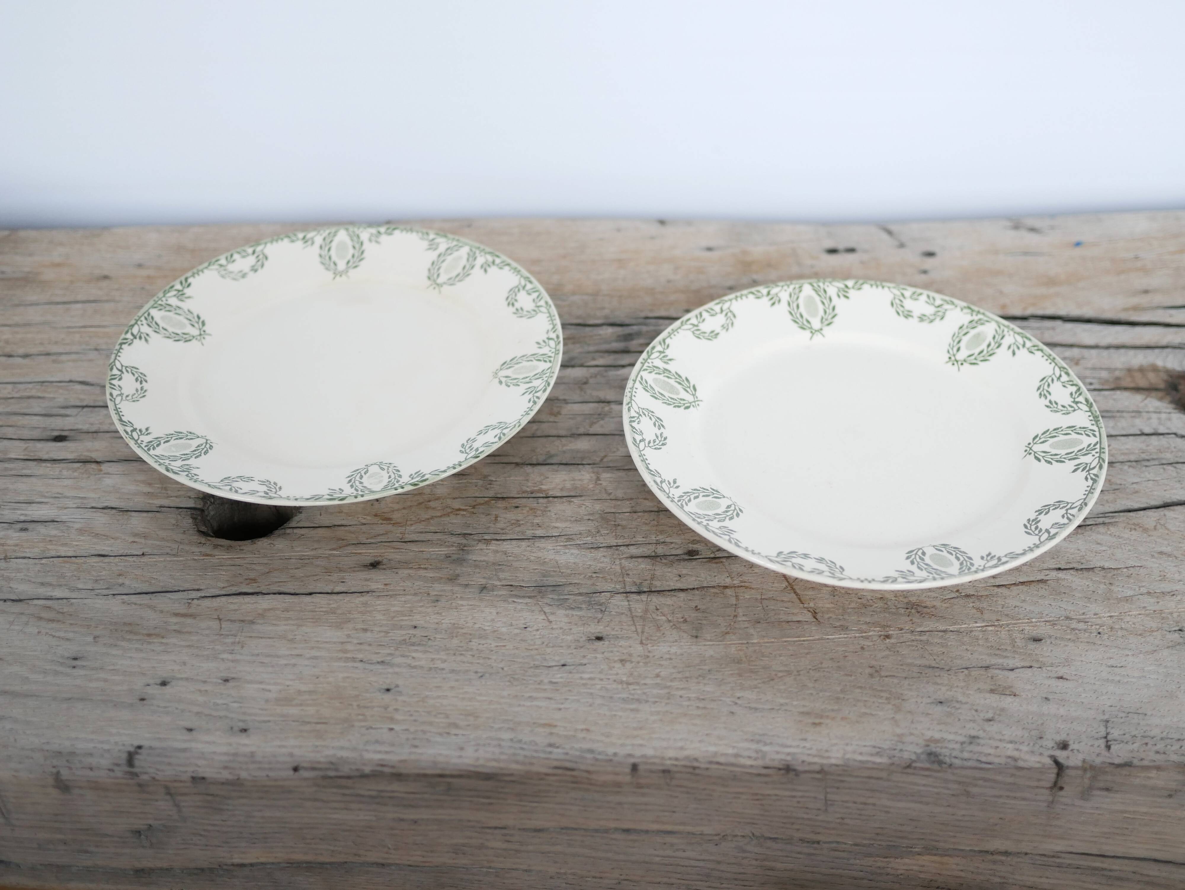 Cake dish on foot, old compotier by the Sarreguemines factory, France