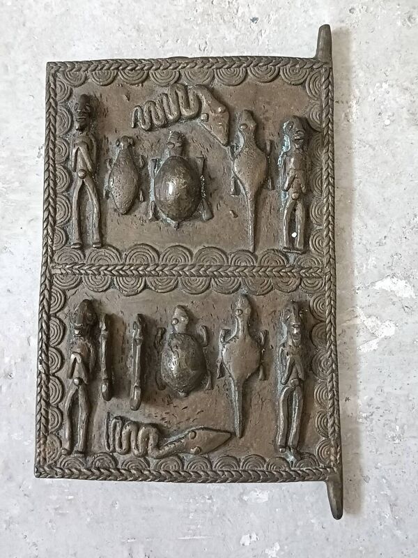 Ancienne petite porte Dogon en bronze