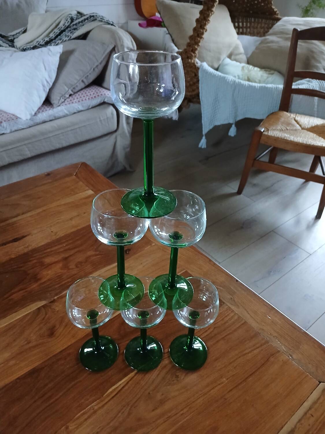 6 verres anciens à vin blanc