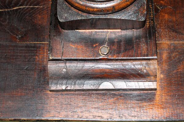 Table basse ancienne style Monastère