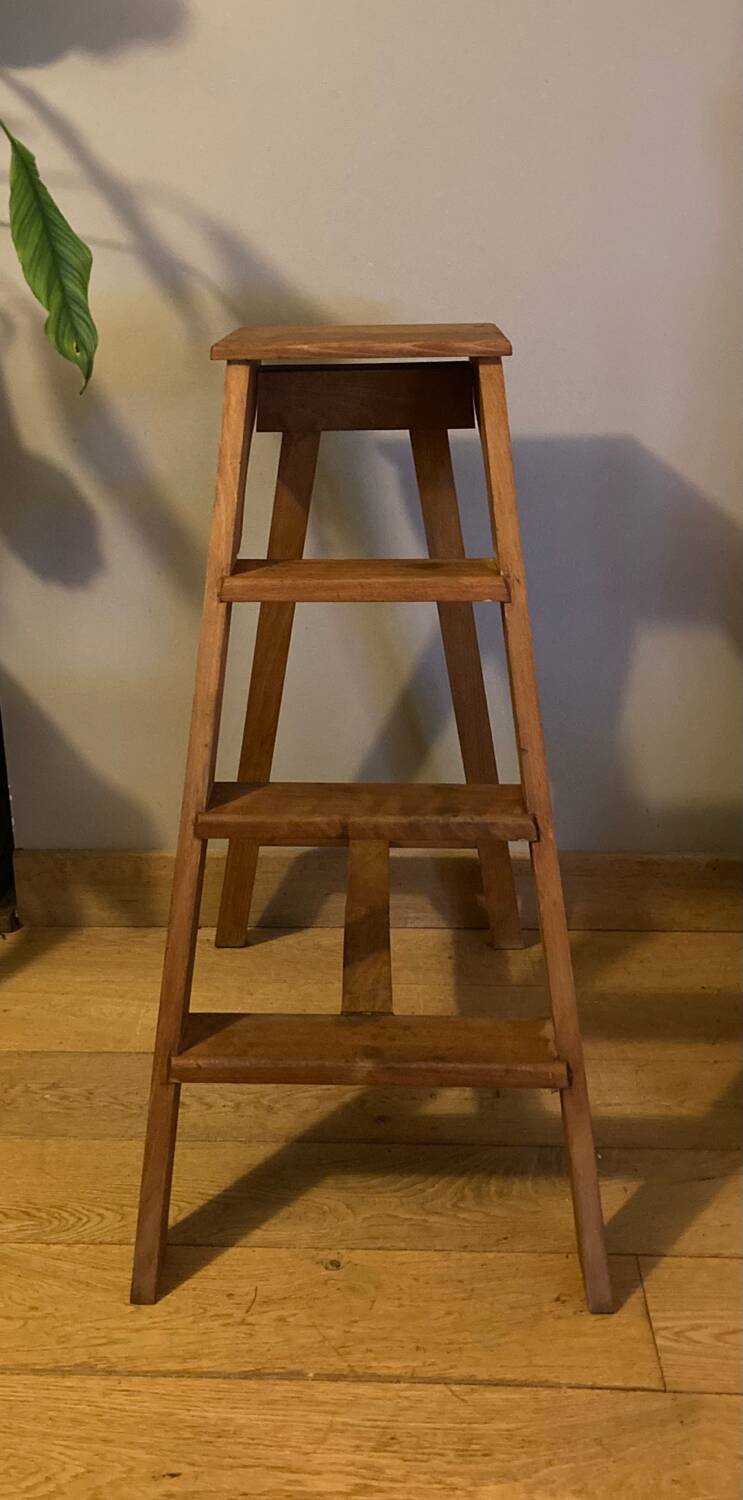 Solid wood stepladder with 4 levels, 20th century, mortise-tenon mountings