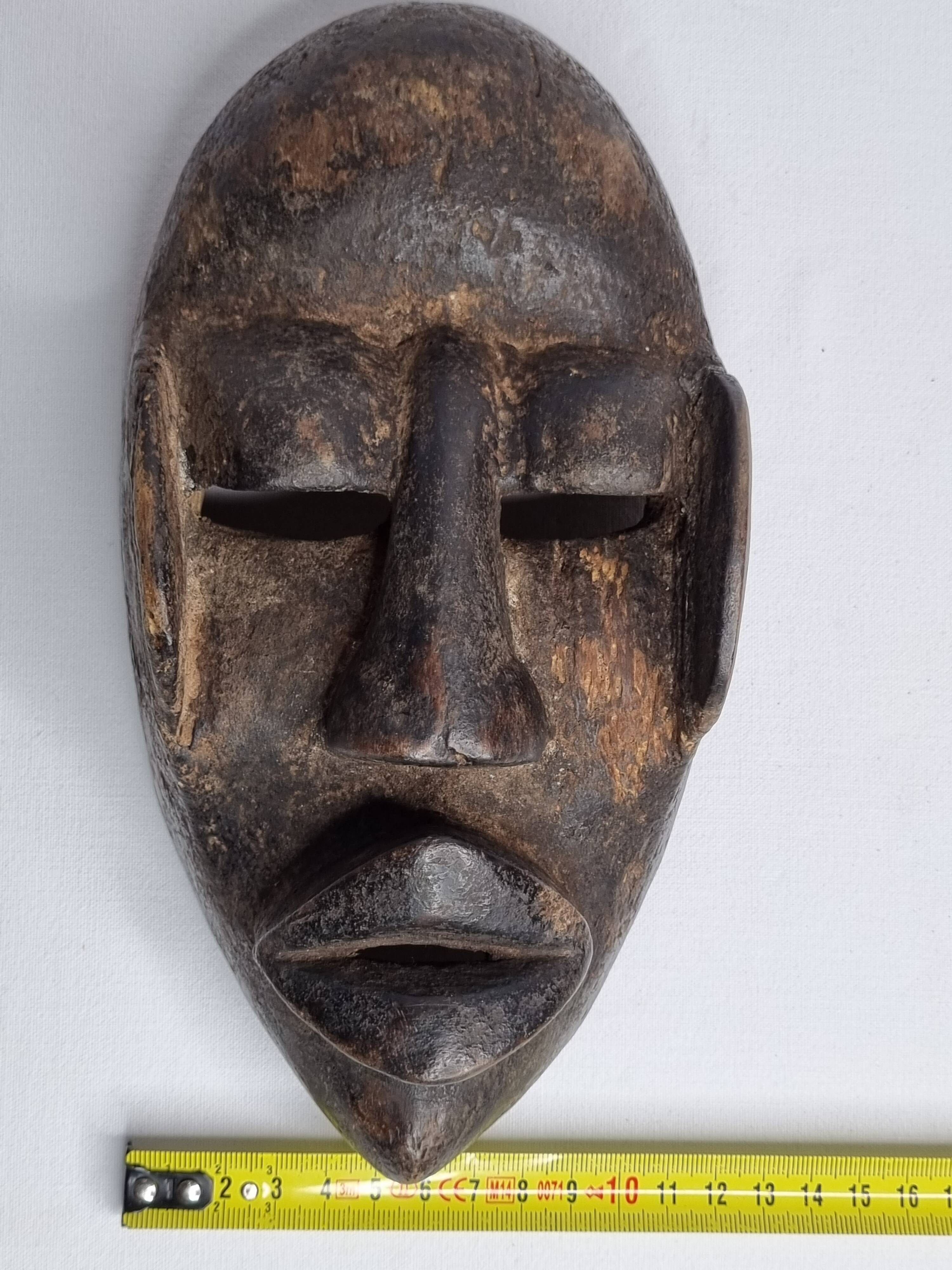 Dan Mask - Ivory Coast - Mid-20th century - Carved wood, 24 cm