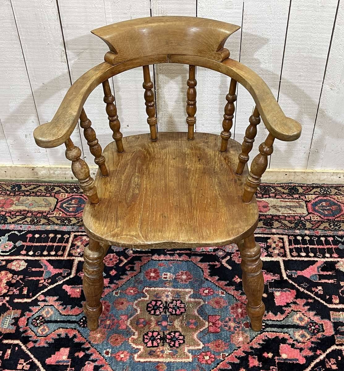Fauteuil rustique anglais 19ème en orme et hêtre